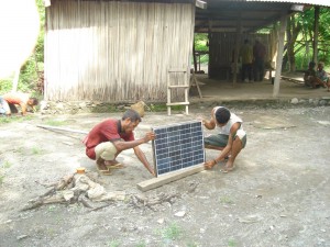 Paineis Solares 2 300x225 Energias Renováveis: Timor Leste aposta nos Painéis Solares