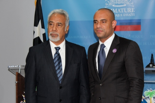 Primeiro-Ministro Xanana Gusmão com o Primeiro-Ministro do Haiti, Laurent Salvador Lamonthe