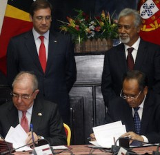 PM Passos Coelho Xanana Gusmao Protocolos 232x225 Prime Minister of Portugal in a bilateral meeting with the Prime Minister of Timor Leste 