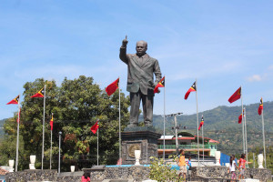 IMG 2378 300x200 Statue of Francisco Xavier do Amaral inaugurated in Dili