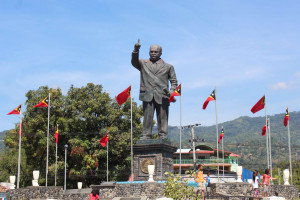 IMG 2378 300x200 Estátua de Francisco Xavier do Amaral inaugurada em Díli