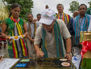 6W9A7246 297x225 Prime Minister inaugurates drinking water supply system  in Pante Macasar