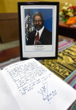 40614347 459995194510652 8227179807343902720 n 156x225 Governo assina livro de condolências em memória de Kofi Annan