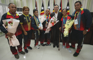  Atletas paralímpicos que participaram nos ASEAN Para Games 2022 foram recebidos pelo Primeiro Ministro