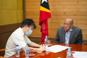  Governo assina acordos com 5 responsáveis de empresas importadoras para garantir a estabilização do preço do arroz
