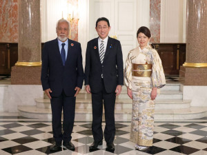  Primeiru Ministru hasoru malu ho omólogu japonés