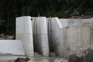 435274496 292474480559442 8469549240981056407 n 300x200  Governo inaugura sistema de irrigação no Município de Baucau e entrega tratores agrícolas no Município de Viqueque