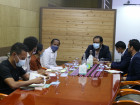 Ministru Prezidénsia Konsellu Ministrus hala’o sorumutuk ho responsável OXFAM Timor-Leste nian