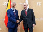 ver mais: Primeiro-Ministro participa na Cimeira ASEAN-Rússia e aprofunda relações bilaterais com a Rússia Primeiro-Ministro participa na Cimeira ASEAN-Rússia e aprofunda relações bilaterais com a Rússia