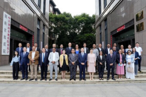 034228bc4e051eb43f73f7dd1c0128aa72e6a0fc1789910873 300x200 Timor Leste e Província chinesa de Hunan reforçam cooperação nos setores dos recursos naturais e no ensino superior 